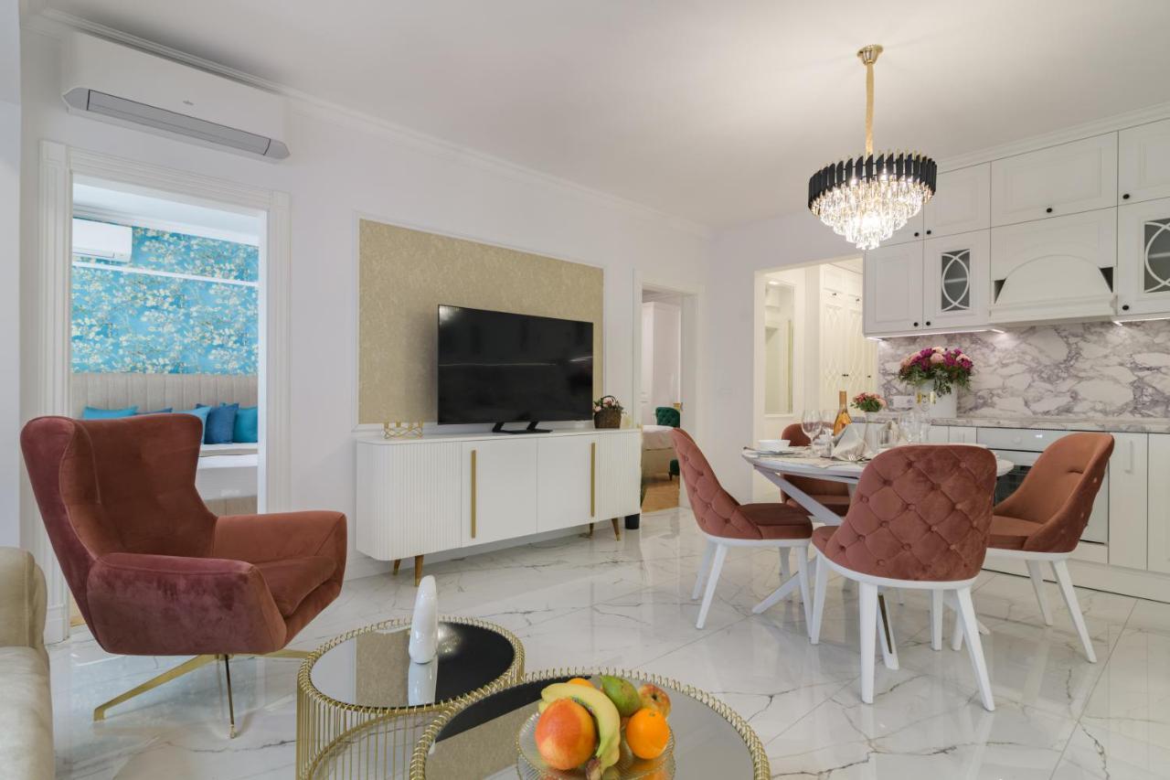 Лукс На Море Luxury Apartment In Downtown With Garage Varna Exterior photo