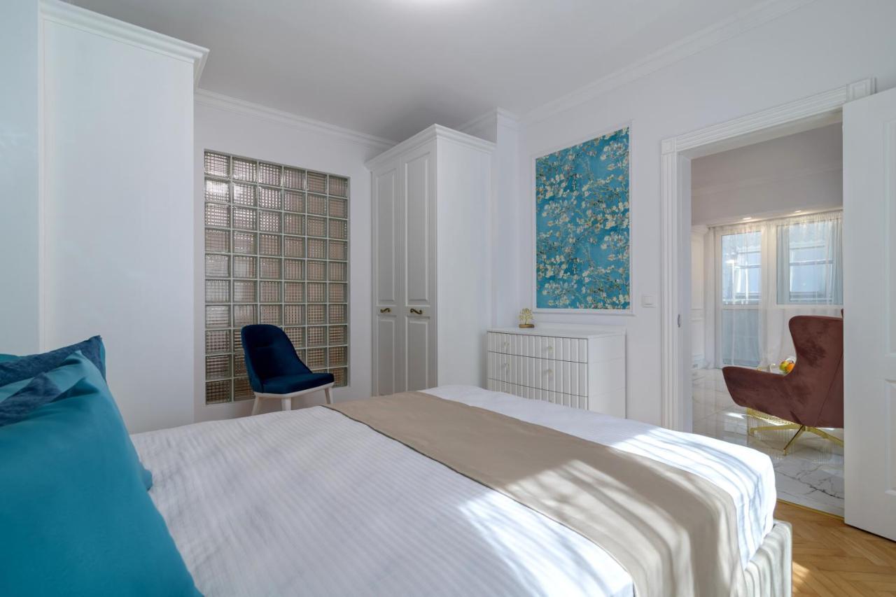 Лукс На Море Luxury Apartment In Downtown With Garage Varna Exterior photo